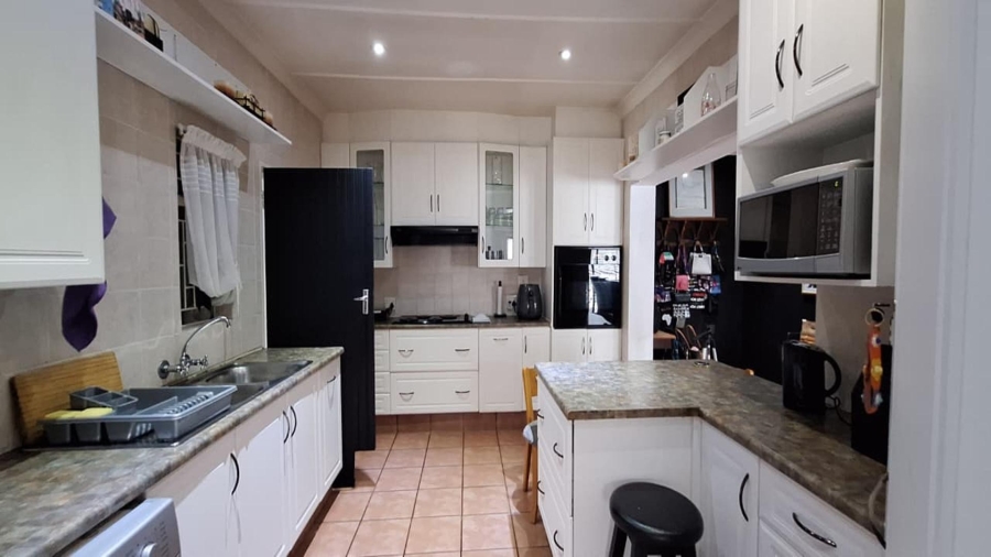 3 Bedroom Property for Sale in Raceview Gauteng