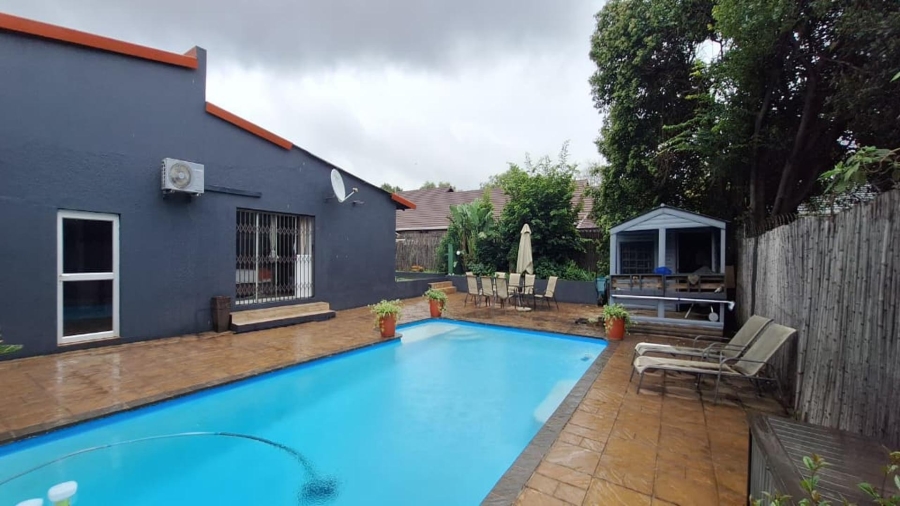 3 Bedroom Property for Sale in Raceview Gauteng