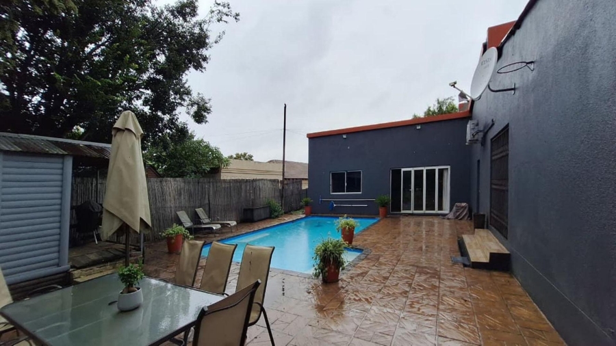 3 Bedroom Property for Sale in Raceview Gauteng