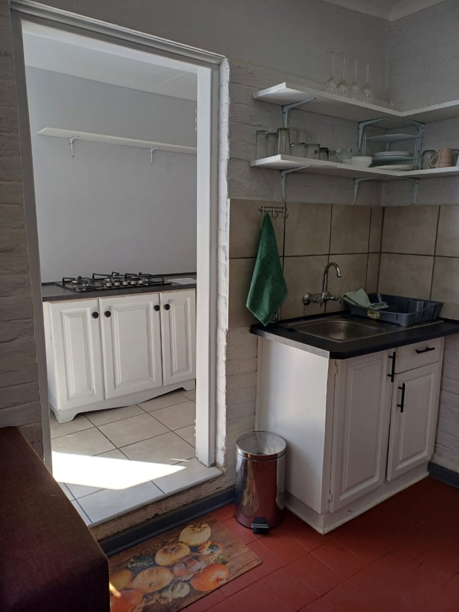 To Let 1 Bedroom Property for Rent in Roodekrans Gauteng