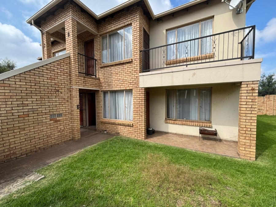 To Let 2 Bedroom Property for Rent in Groblerpark Gauteng