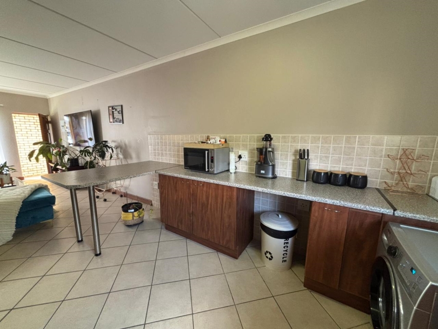 To Let 2 Bedroom Property for Rent in Groblerpark Gauteng