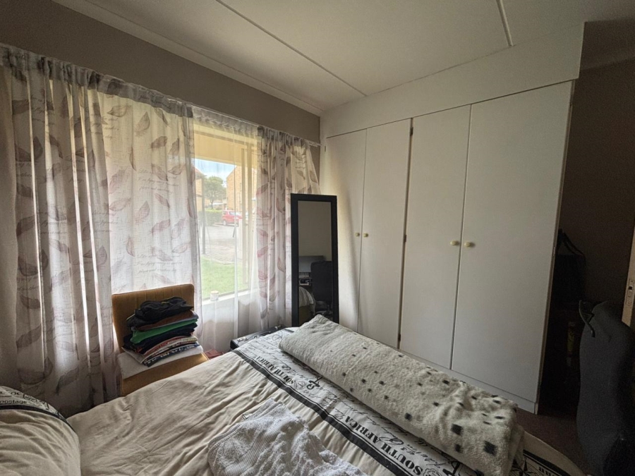 To Let 2 Bedroom Property for Rent in Groblerpark Gauteng