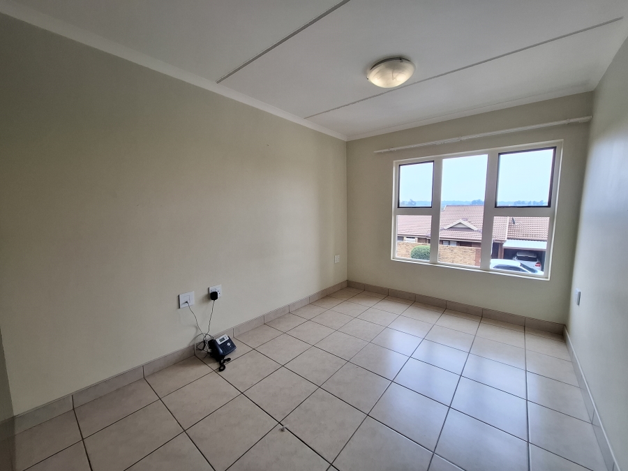 1 Bedroom Property for Sale in Equestria Gauteng
