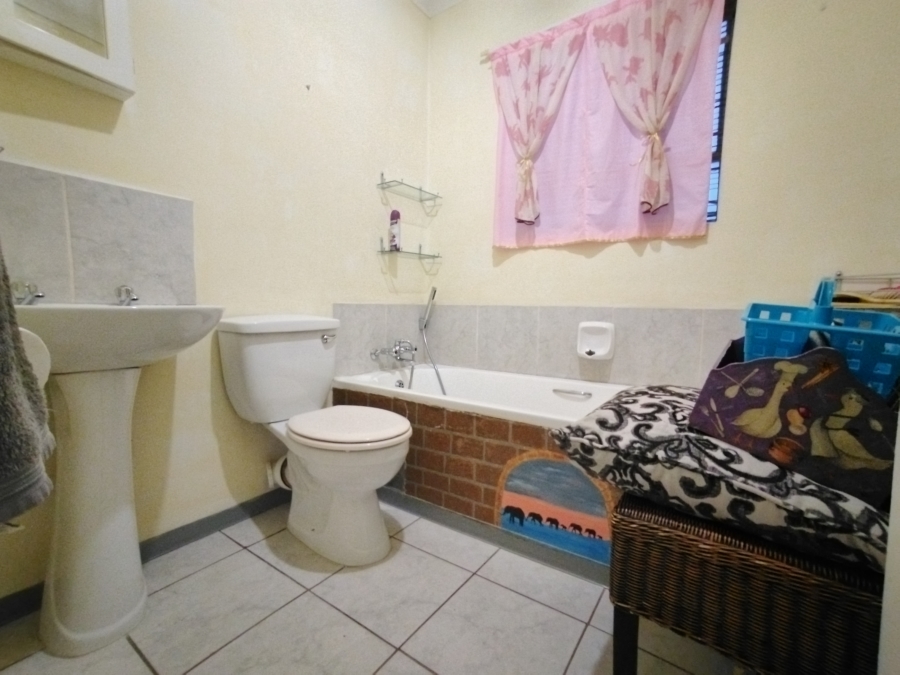 To Let 2 Bedroom Property for Rent in Pierre Van Ryneveld Gauteng