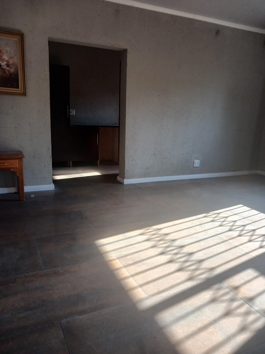 4 Bedroom Property for Sale in Elardus Park Gauteng