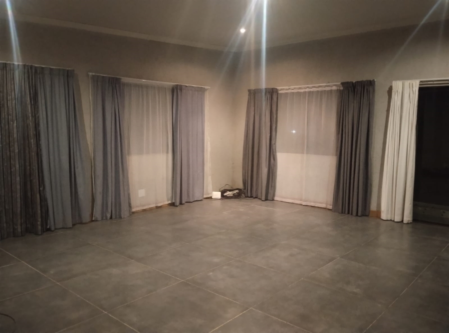 4 Bedroom Property for Sale in Elardus Park Gauteng