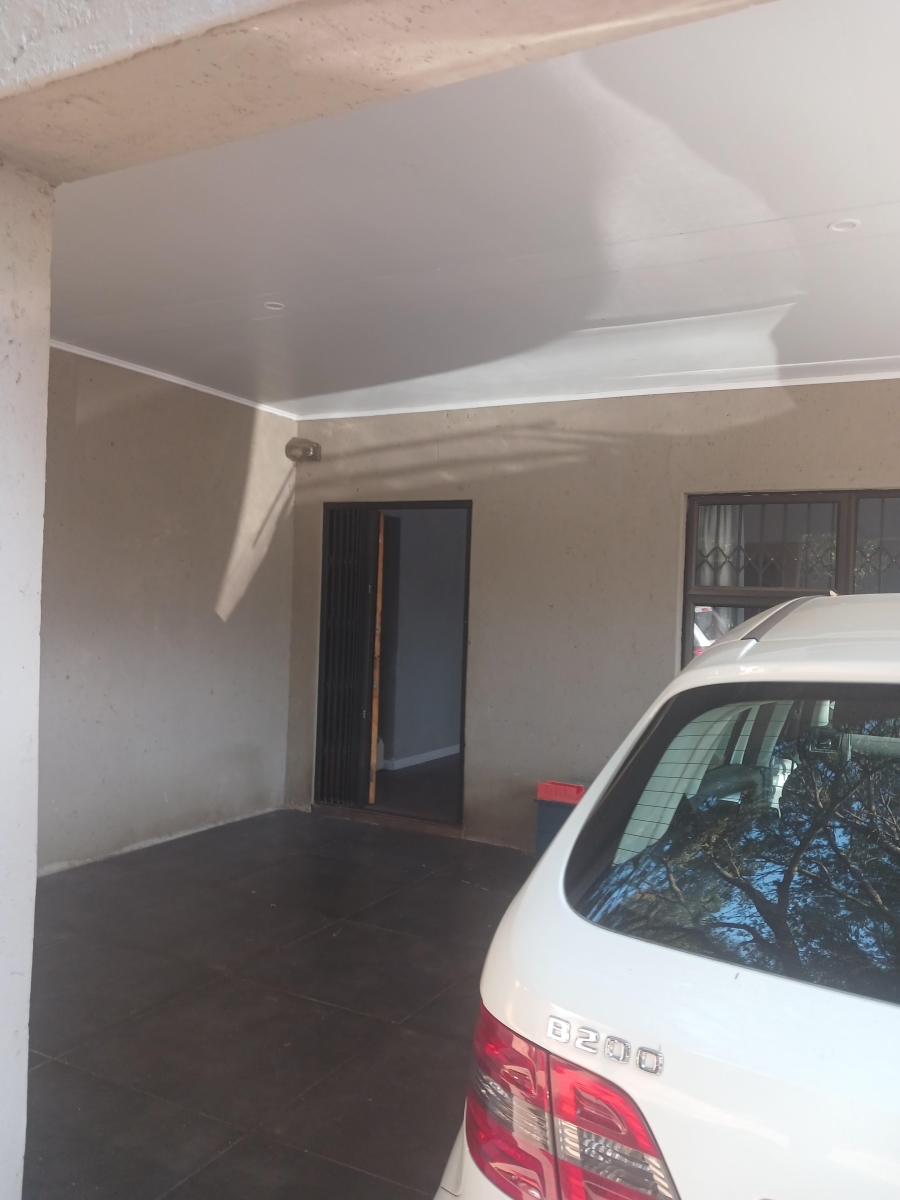 4 Bedroom Property for Sale in Elardus Park Gauteng