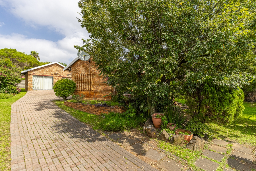 3 Bedroom Property for Sale in Illiondale Gauteng