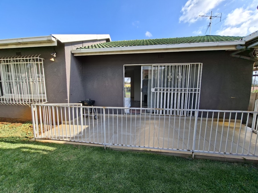 3 Bedroom Property for Sale in Klopperpark Gauteng