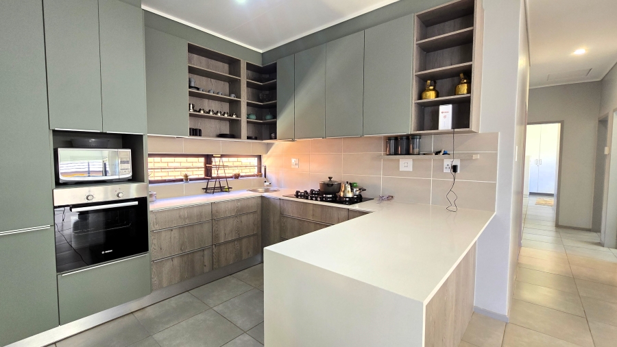 4 Bedroom Property for Sale in Amberfield Gauteng