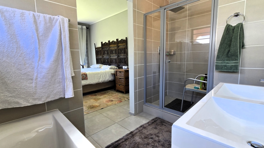 4 Bedroom Property for Sale in Amberfield Gauteng