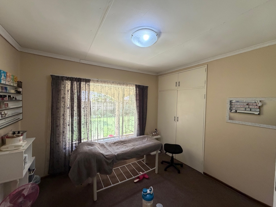 4 Bedroom Property for Sale in Kilner Park Gauteng