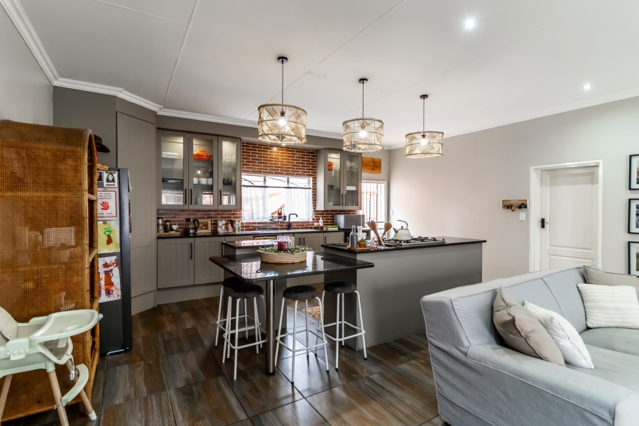 3 Bedroom Property for Sale in Waverley Gauteng