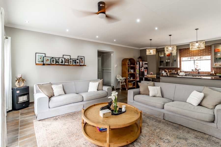 3 Bedroom Property for Sale in Waverley Gauteng