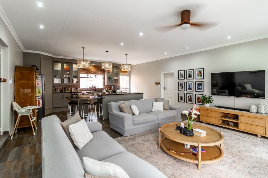 3 Bedroom Property for Sale in Waverley Gauteng