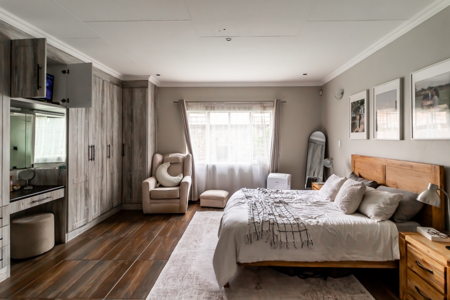 3 Bedroom Property for Sale in Waverley Gauteng