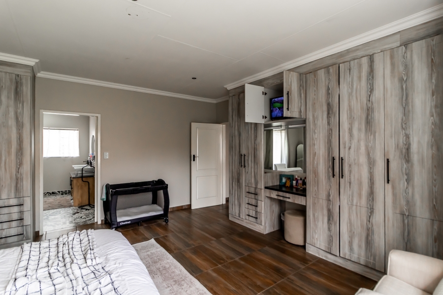 3 Bedroom Property for Sale in Waverley Gauteng