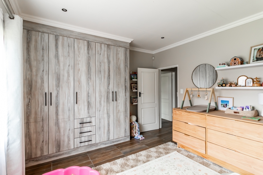 3 Bedroom Property for Sale in Waverley Gauteng