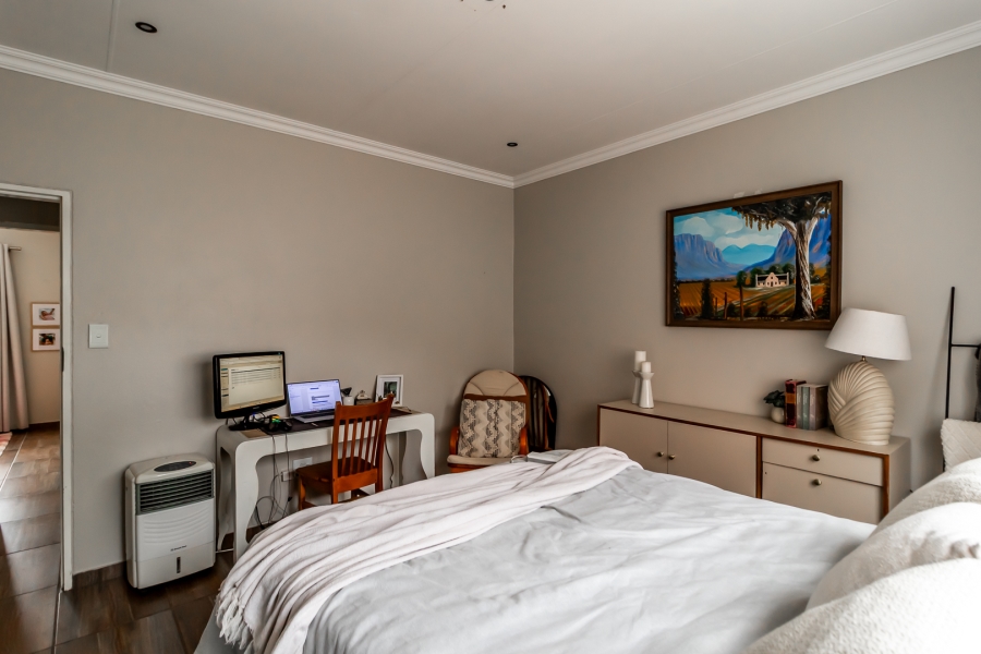 3 Bedroom Property for Sale in Waverley Gauteng