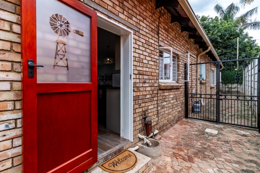 3 Bedroom Property for Sale in Waverley Gauteng