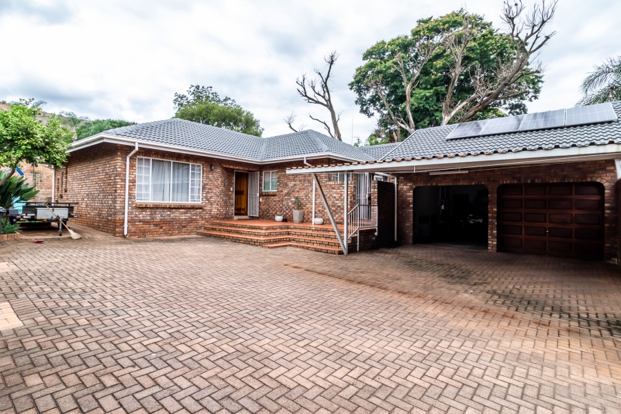 3 Bedroom Property for Sale in Waverley Gauteng
