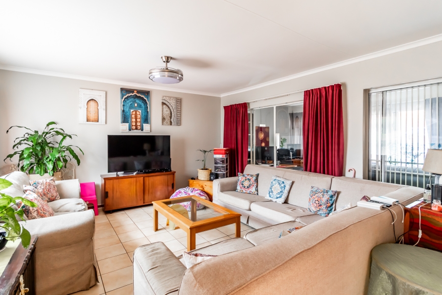 3 Bedroom Property for Sale in Waverley Gauteng