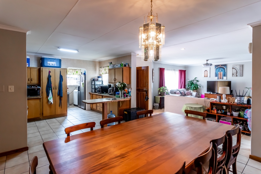 3 Bedroom Property for Sale in Waverley Gauteng