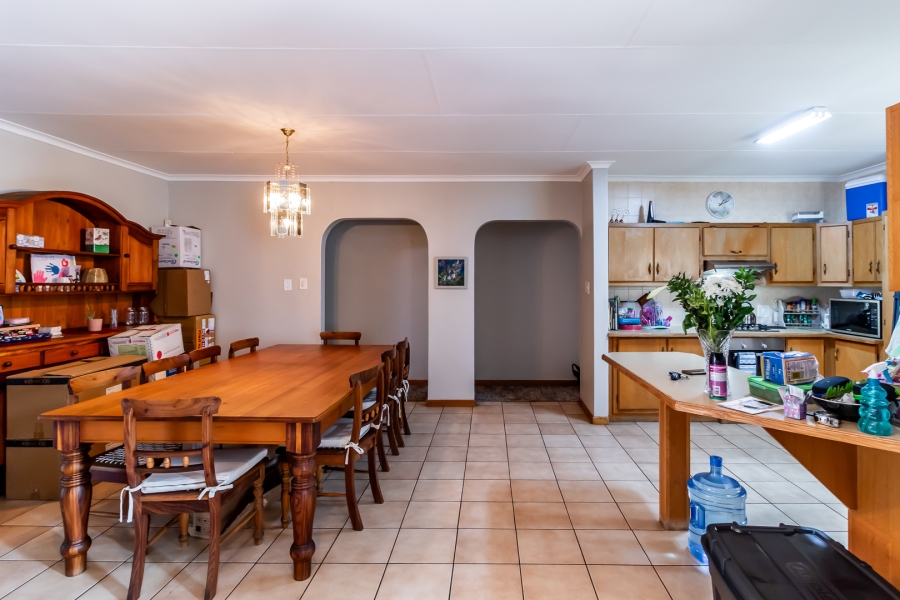 3 Bedroom Property for Sale in Waverley Gauteng