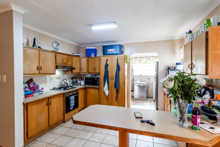 3 Bedroom Property for Sale in Waverley Gauteng