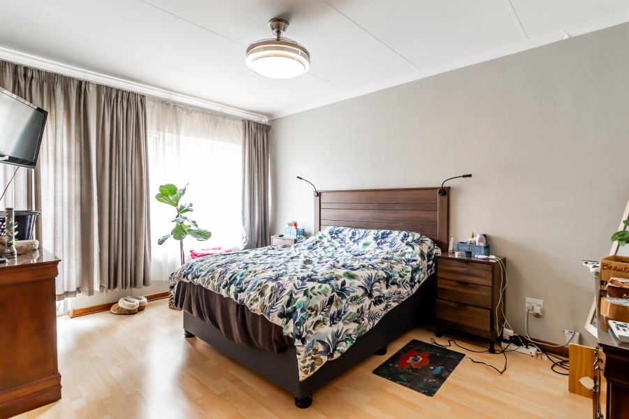 3 Bedroom Property for Sale in Waverley Gauteng