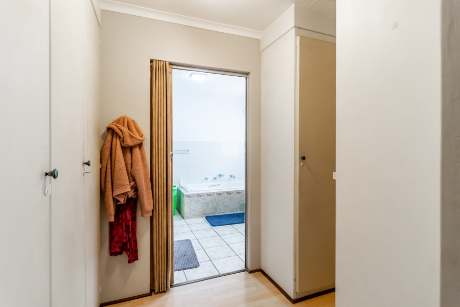 3 Bedroom Property for Sale in Waverley Gauteng