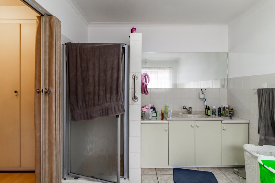 3 Bedroom Property for Sale in Waverley Gauteng