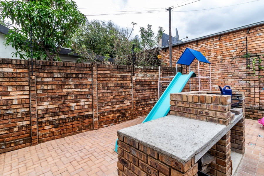 3 Bedroom Property for Sale in Waverley Gauteng