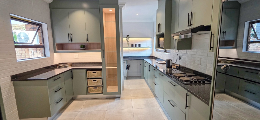 4 Bedroom Property for Sale in Magalieskruin Gauteng