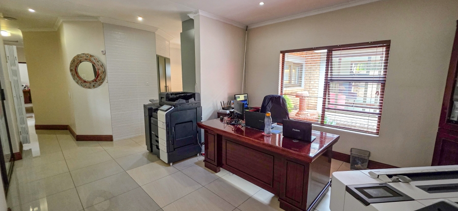 4 Bedroom Property for Sale in Magalieskruin Gauteng