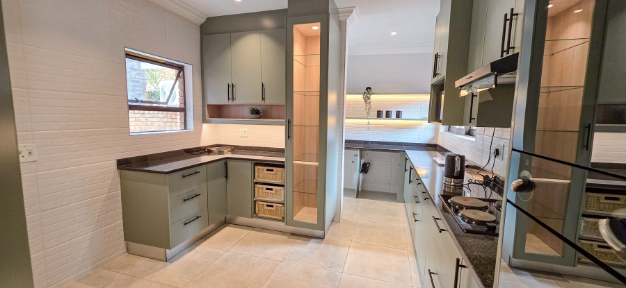 4 Bedroom Property for Sale in Magalieskruin Gauteng