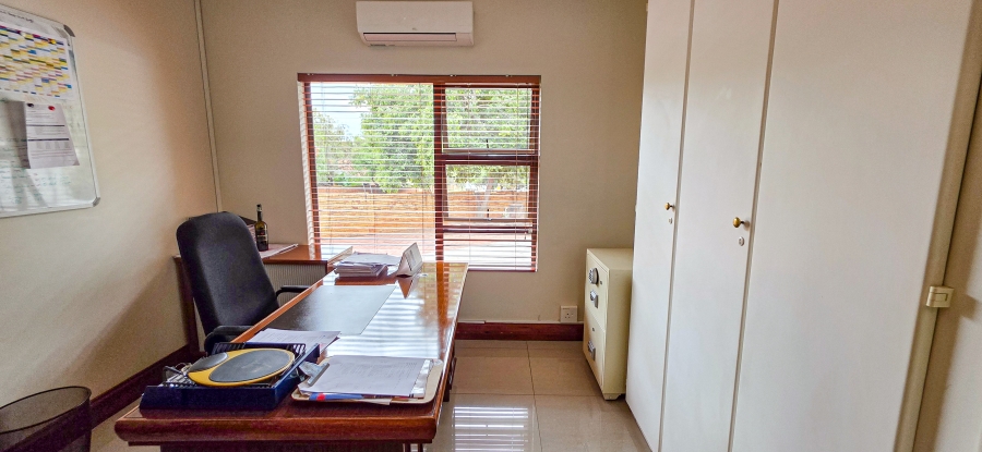 4 Bedroom Property for Sale in Magalieskruin Gauteng