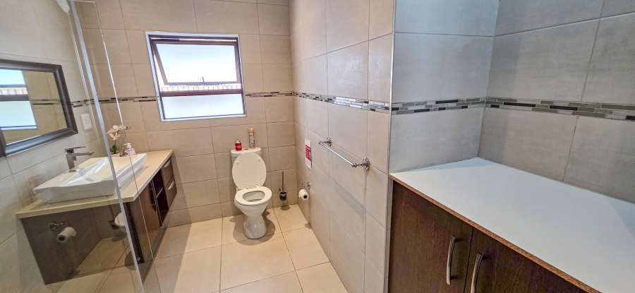 4 Bedroom Property for Sale in Magalieskruin Gauteng