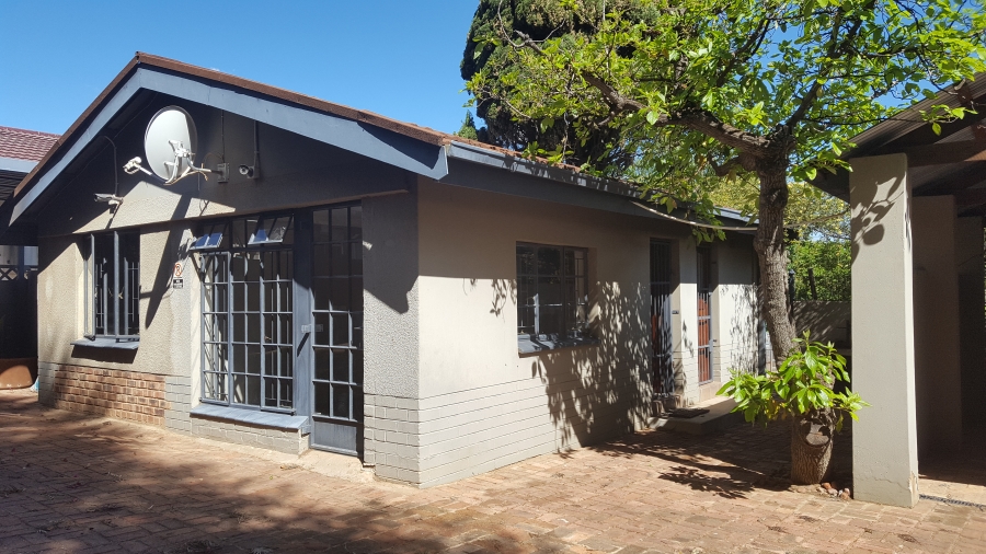 To Let 1 Bedroom Property for Rent in Rietfontein Gauteng
