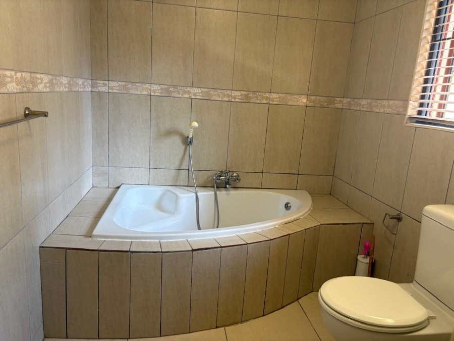 4 Bedroom Property for Sale in Waterkloof Gauteng