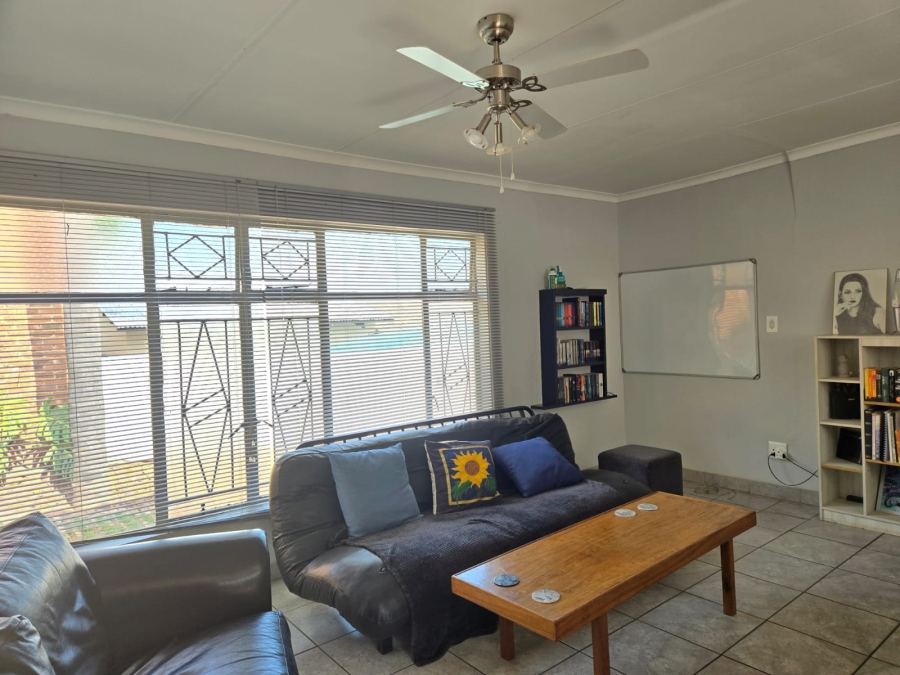 3 Bedroom Property for Sale in Mountain View Gauteng