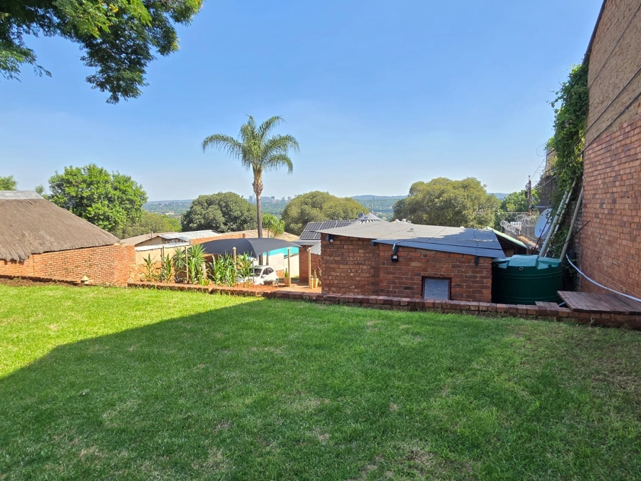 3 Bedroom Property for Sale in Mountain View Gauteng