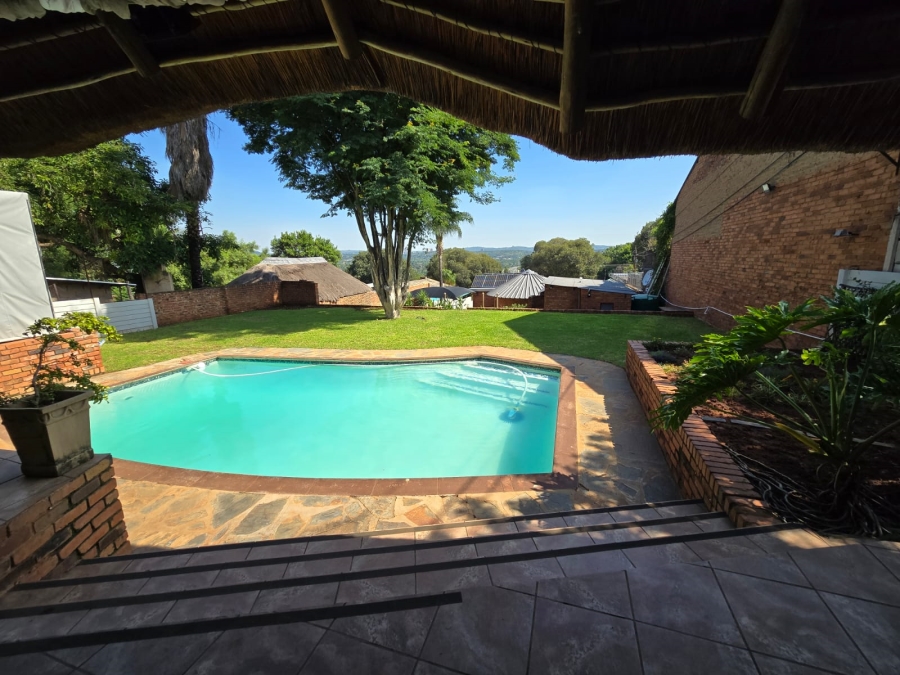 3 Bedroom Property for Sale in Mountain View Gauteng
