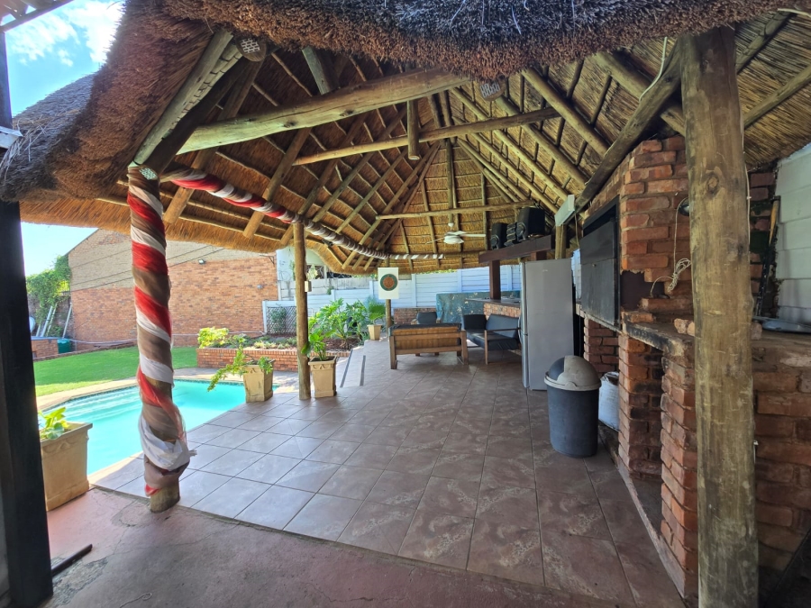 3 Bedroom Property for Sale in Mountain View Gauteng