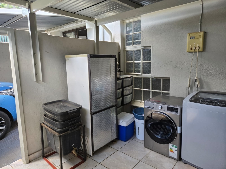 3 Bedroom Property for Sale in Mountain View Gauteng