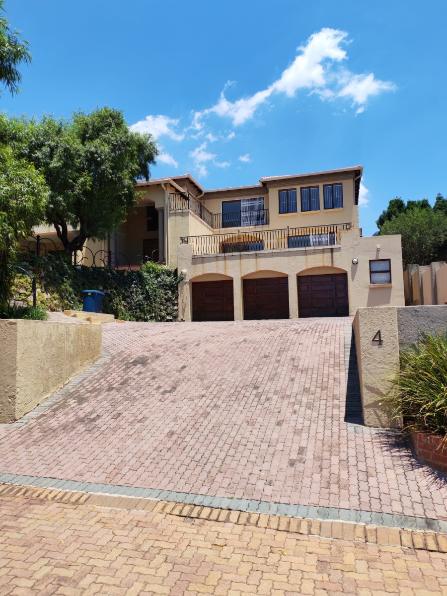 5 Bedroom Property for Sale in Waterkloof Ridge Gauteng