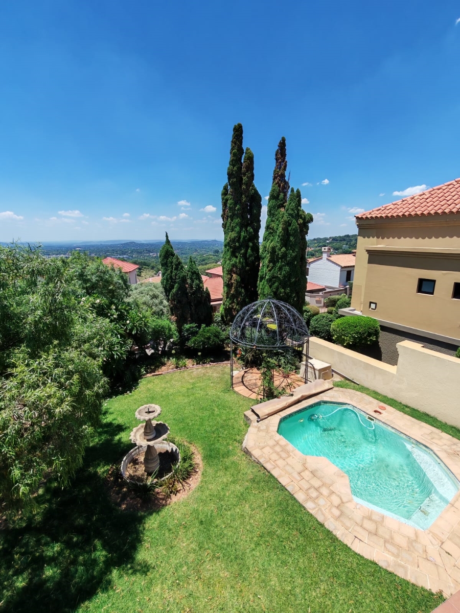5 Bedroom Property for Sale in Waterkloof Ridge Gauteng