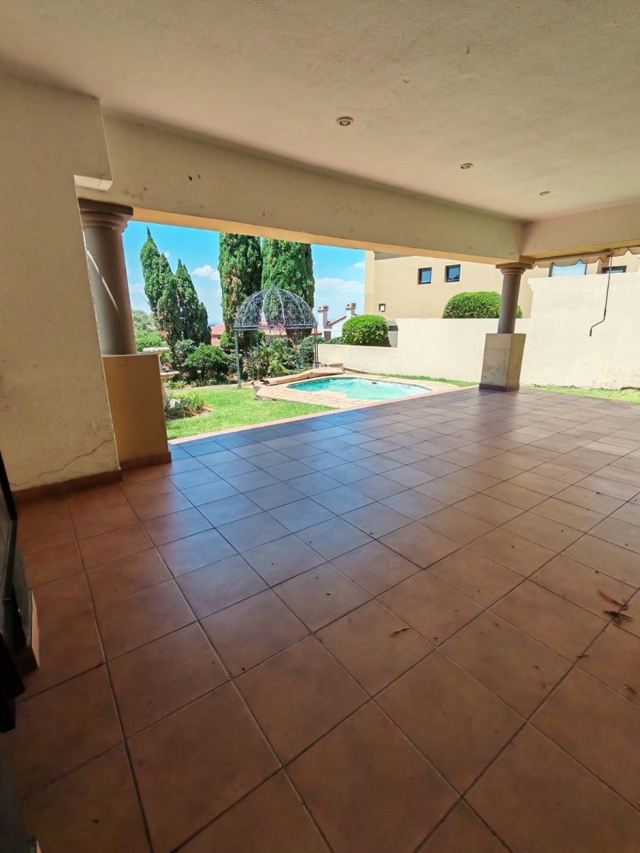 5 Bedroom Property for Sale in Waterkloof Ridge Gauteng