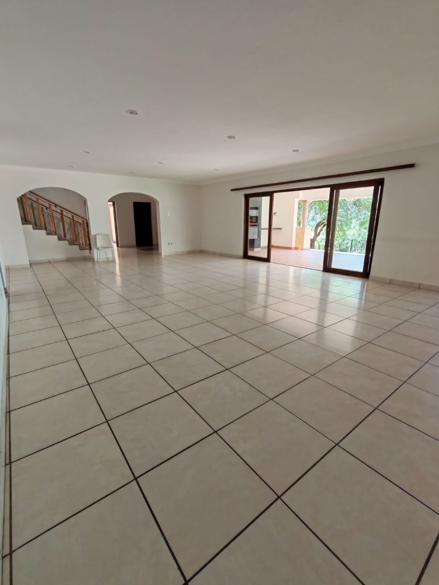 5 Bedroom Property for Sale in Waterkloof Ridge Gauteng